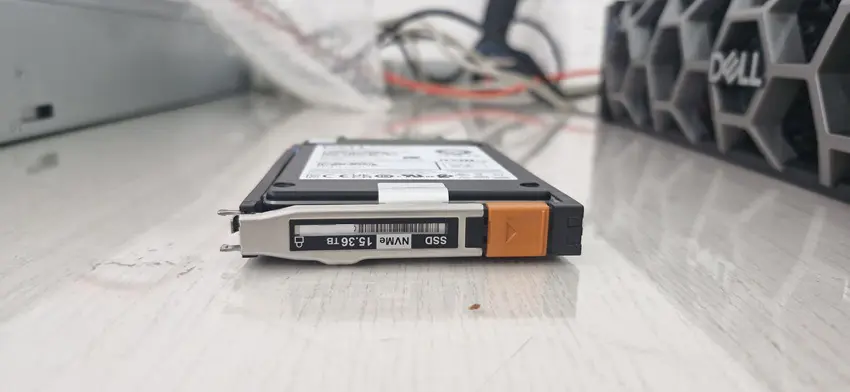  PowerStore 15.36TB NVMe SSD 400-BGGK 